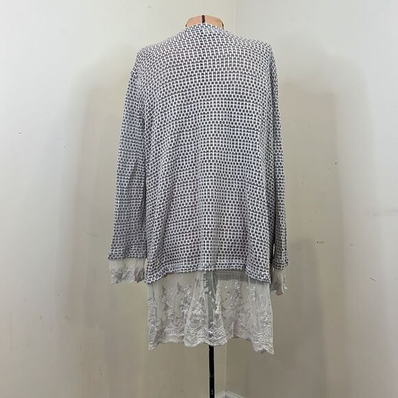 Umgee Lace Trimmed Grey & White Open Cardigan - Size Medium - Picture 8 of 11